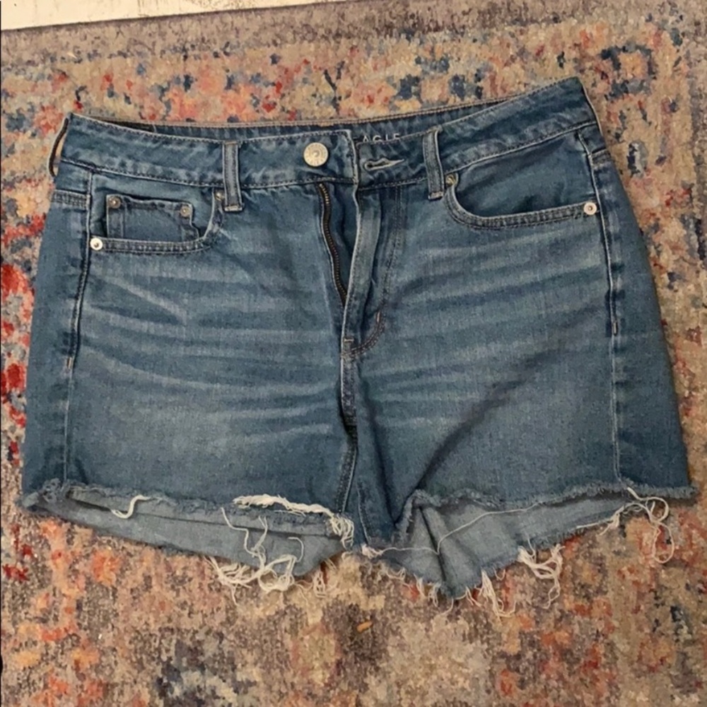 American Eagle tomgirl shorts. Size 6